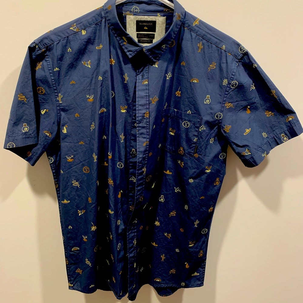Quiksilver Aloha Hawaiian Button Up, Short Sleeve, Size Large, Never been worn!
